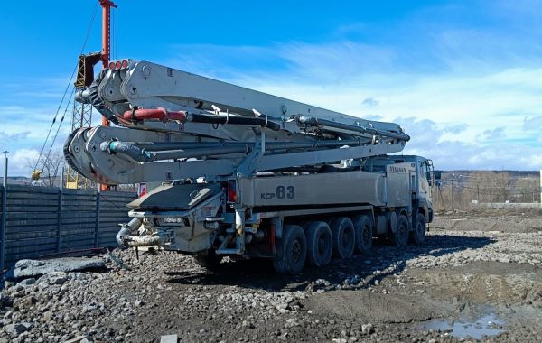 Услуги бетононасоса КСР-63 с длиной подачи до 63 метров - Шарья, заказать или взять в аренду