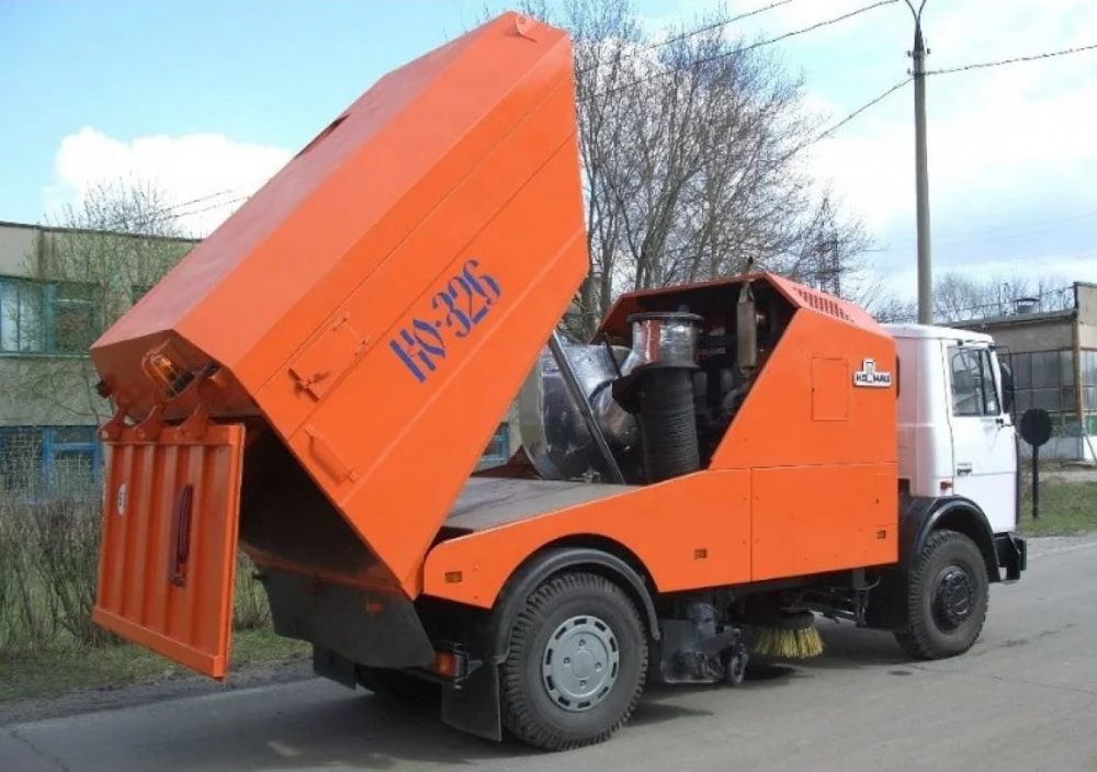 Вакуумная подметально-уборочная машина Услуги подметальной машины КО-326 для уборки улиц взять в аренду, заказать, цены, услуги - Кострома