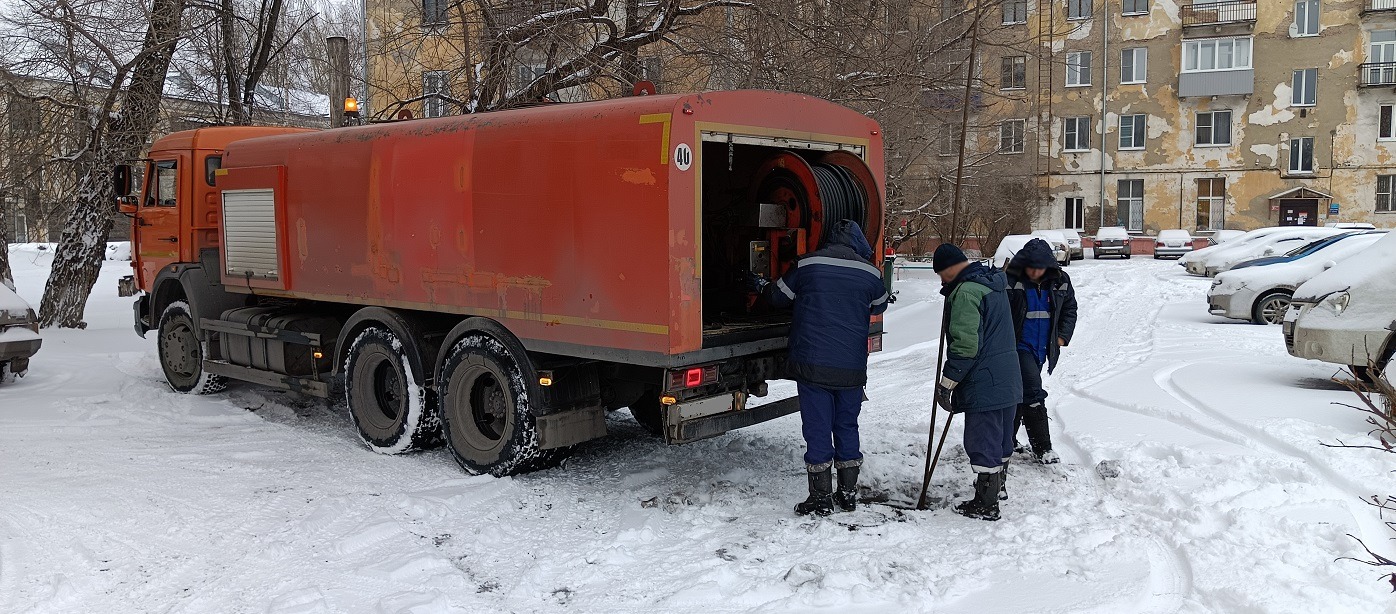 Прочистка канализации от засоров гидропромывочной машиной и специальным оборудованием в Красном-на-Волге